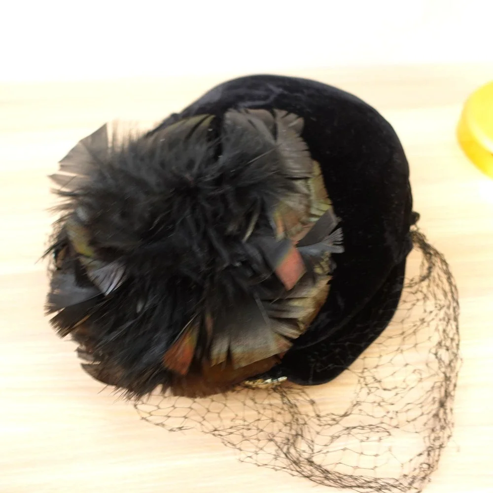 Vintage Black Velvet Hat Feather Rhinestone Brooch Veil Church Fascinator Gothic - Picture 3 of 15